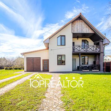 вул. Українська, 14