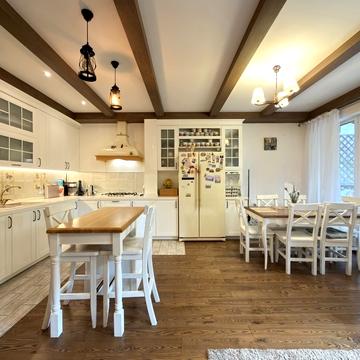 Богатирський проїзд, 8