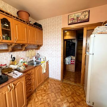 Євгена Чикаленка вул., 76а