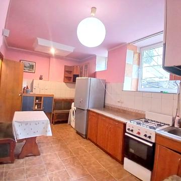 Ужгородська вул., 7