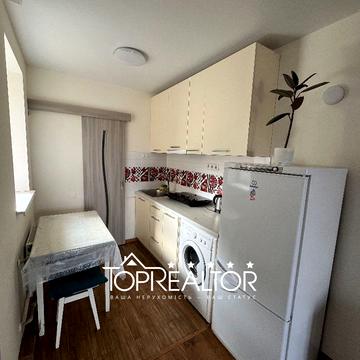 Зброярська вул., 7