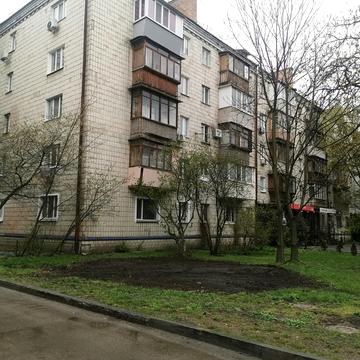 Дорогожицька вул., 16