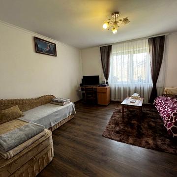 Дорогичинська вул., 5