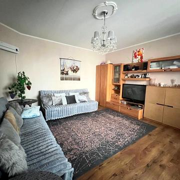 Тролейбусна вул., 30