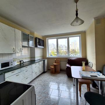 Оноре де Бальзака вул., 44