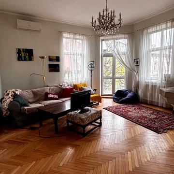 Володимира Антоновича вул. (), 9