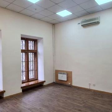 Княгині Ольги вул. (Горького), 2