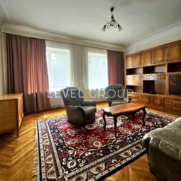 Інститутська вул., 6/15