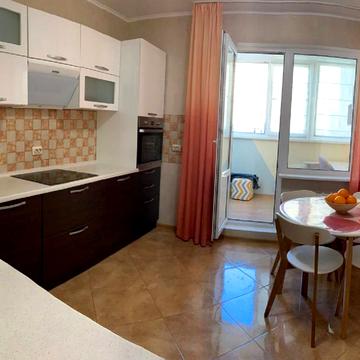 Григорія Ващенка вул., 1