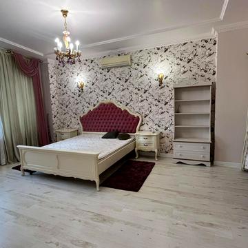 Літературна вул., 1а