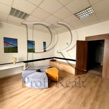 Івана Мазепи вул. (Січневого Повстання), 3