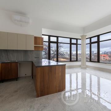 Локомотивна вул., 21