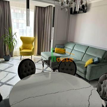 Ділова вул. (Димитрова), 4