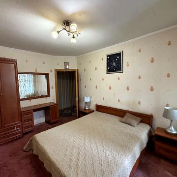 Володимира Івасюка просп. (Героїв Сталінграду), 14