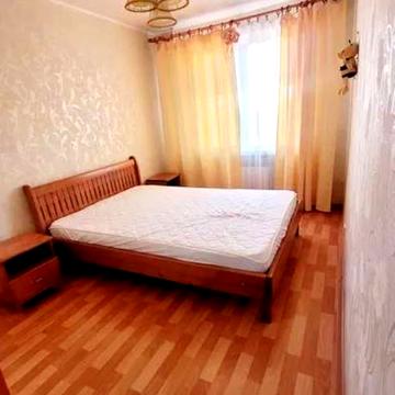 Льва Ландау просп. (50-річчя СРСР), 12