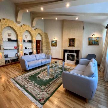 Обсерваторна вул., 17