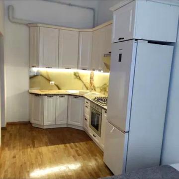 Нечуя-Левицького вул., 4