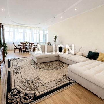 Богдана Хмельницького вул., 41