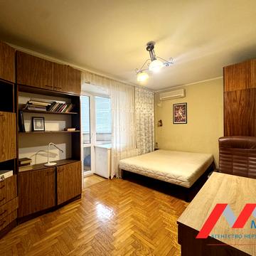 Анни Ахматової вул., 3-А