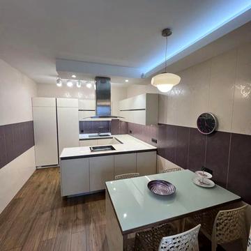 Драгоманова вул., 40-Е