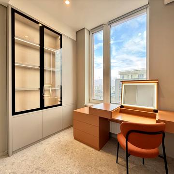 Дніпровська набережна вул., 18-Б