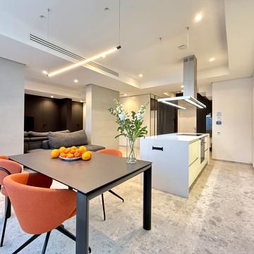 Дніпровська набережна вул., 18-Б