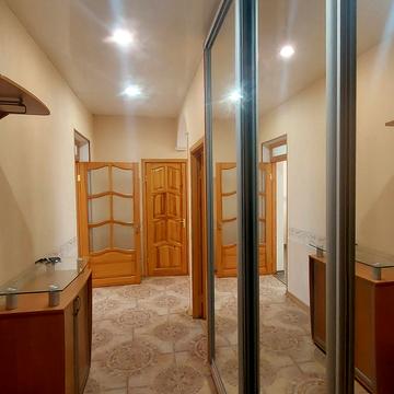 Вячеслава Зайцева вул., 2