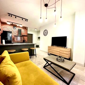 Золотоустівська вул., 34