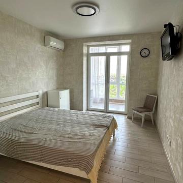 Співдружності вул., 1