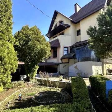 Михайла Драгоманова вул. (Димитрова), 48