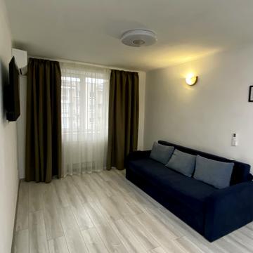 Співдружності вул., 1