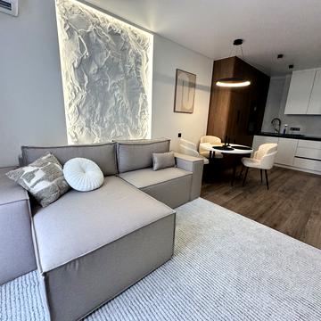 Причальна вул., 8