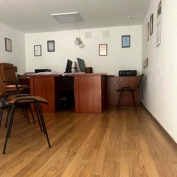 Добролюбова вул., 6