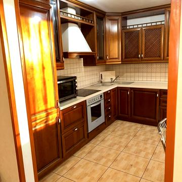 Анни Ахматової вул., 43