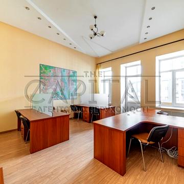 Саксаганського вул., 15