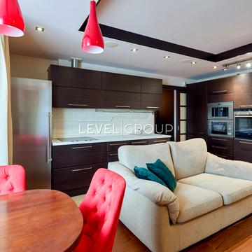 Миколи Міхновського бульв. (Дружби народів), 32