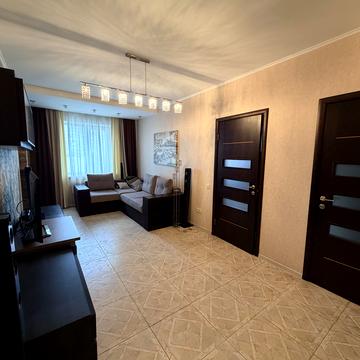 Незалежності бульв. (50 років Жовтня), 14/1