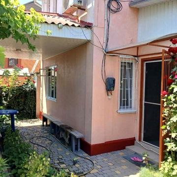 Молодіжна вул., 57/65