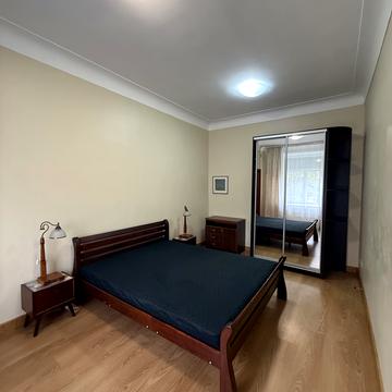 Митрофана Довнар-Запольського вул., 2/20