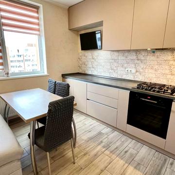 Академіка Сахарова вул., 9