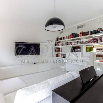 Євгена Коновальця вул. (Щорса), 32-Б