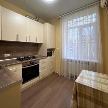 128-ї Бригади Тероборони вул. (Курчатова), 4