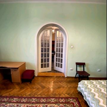 Головна вул., 17