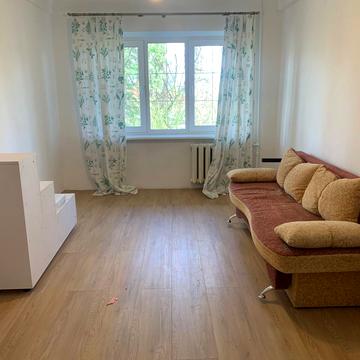 Романа Ратушного вул. (Волгоградська), 13