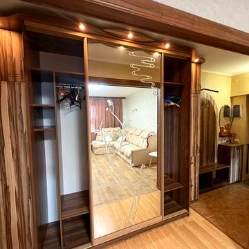 Набережна вул., 12