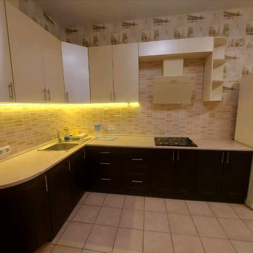 Перлинна вул., 1