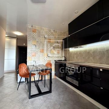 Валерія Лобановського вул., 31