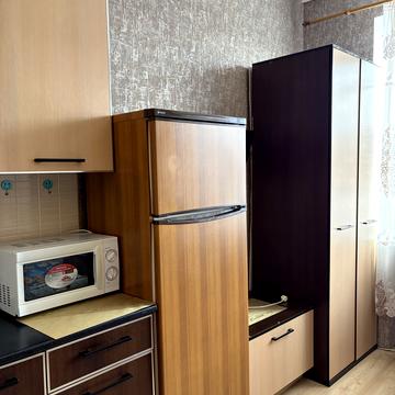 Добровольців вул., 5