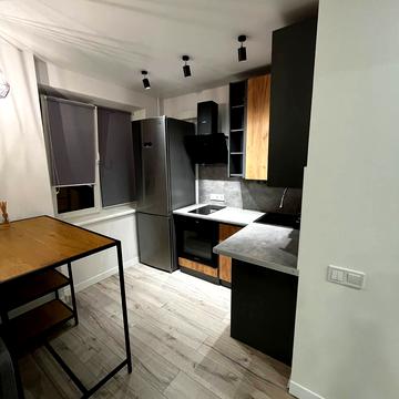 Червоний камінь вул., 8