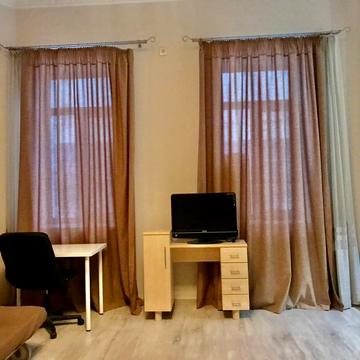 Лазаря Глоби вул. (Андрія Фабра), 4